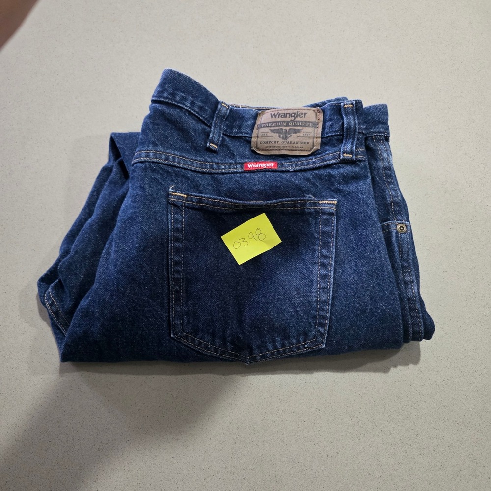 Wrangler Regular Fit Mens Jeans 42x30 Dark Wash Blue Denim 96501MR Cotton - Picture 9 of 9